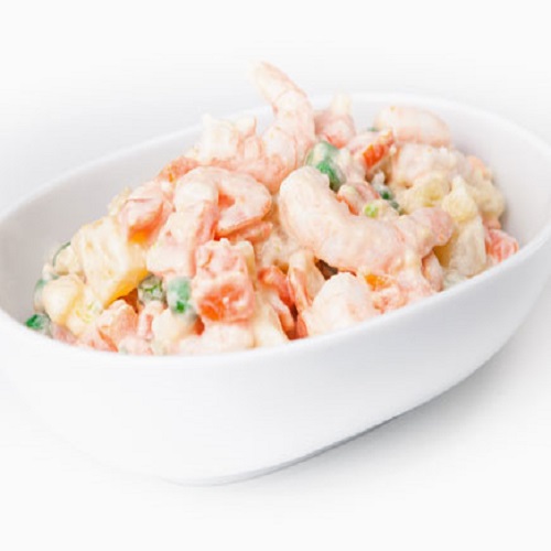 Salada russa de camarão